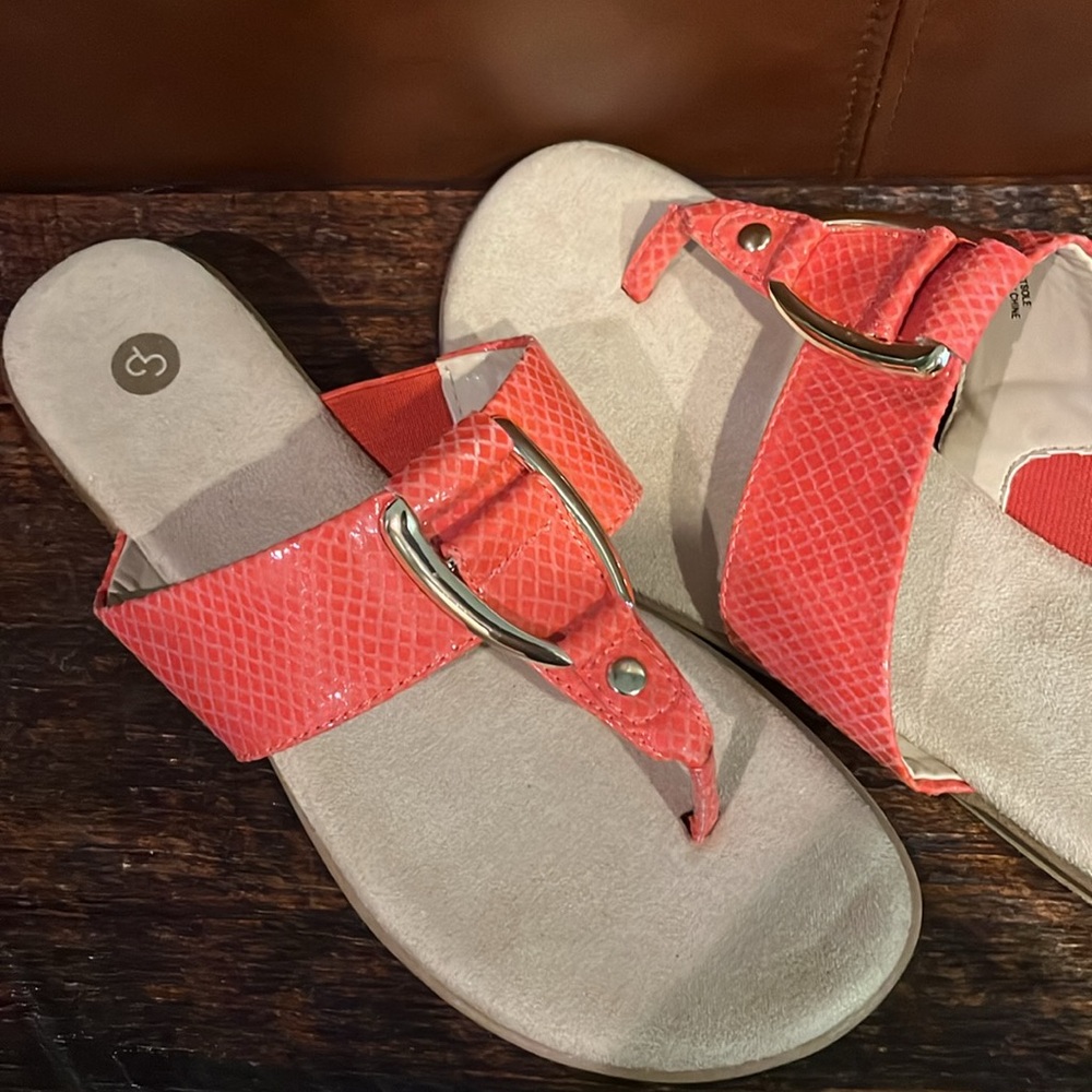 Sandals - Picture 6 of 7